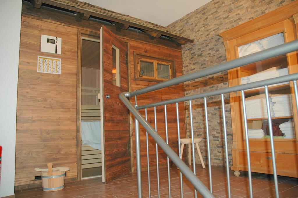 Am Brunnen Apartment *
